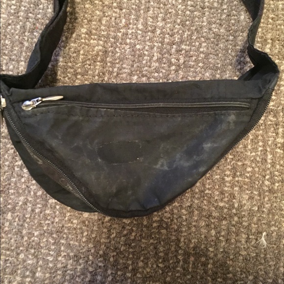 LeSportsac black fannypack - Picture 3 of 3